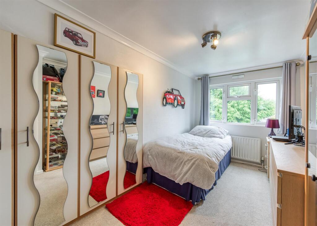 8 Barrington Close-06.jpg