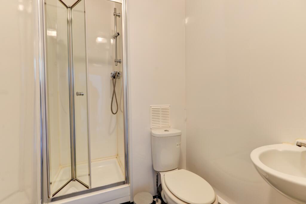 54 Argyle Road Bathroom 1