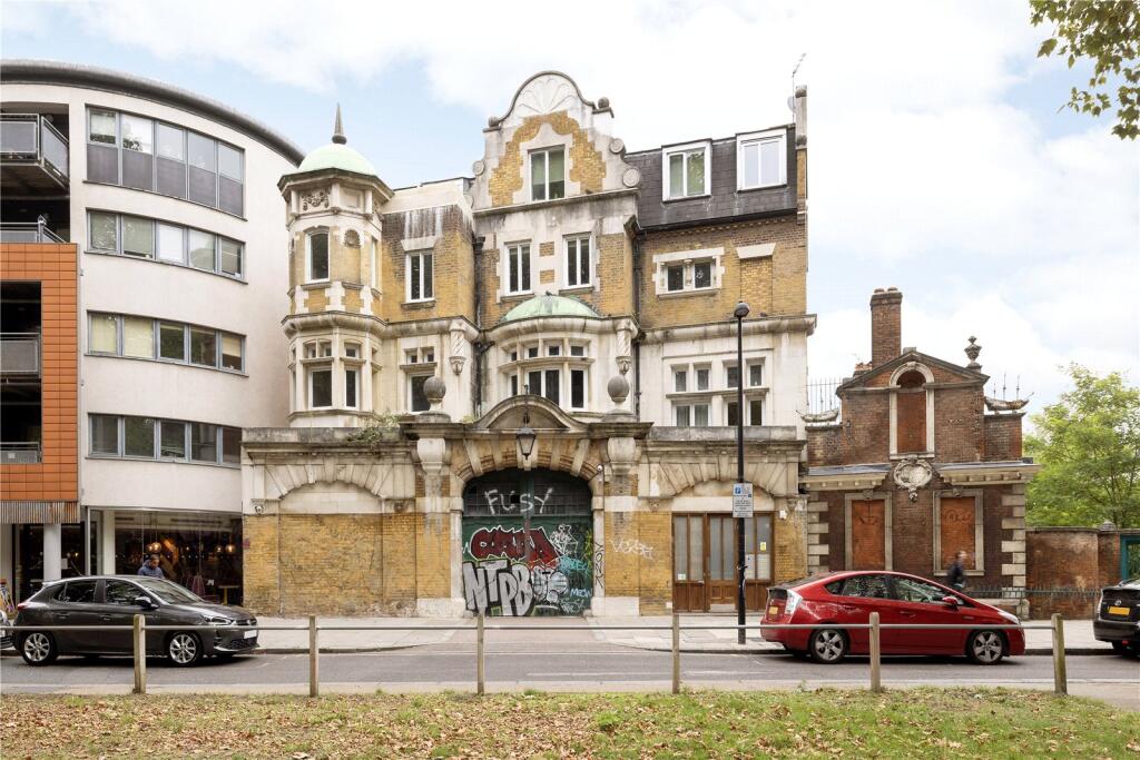 Albion Court, E1
