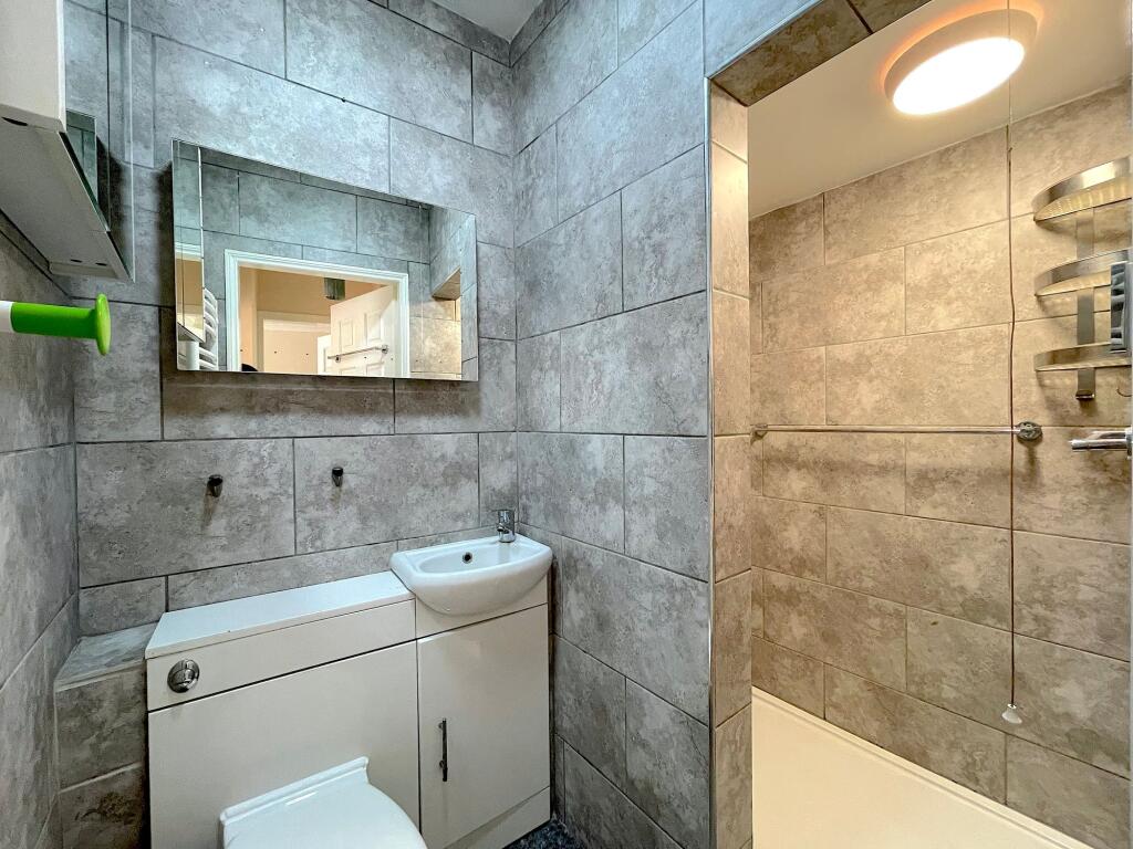 Shower Room (1)