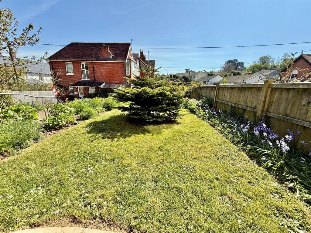 Front Garden 2.jpg