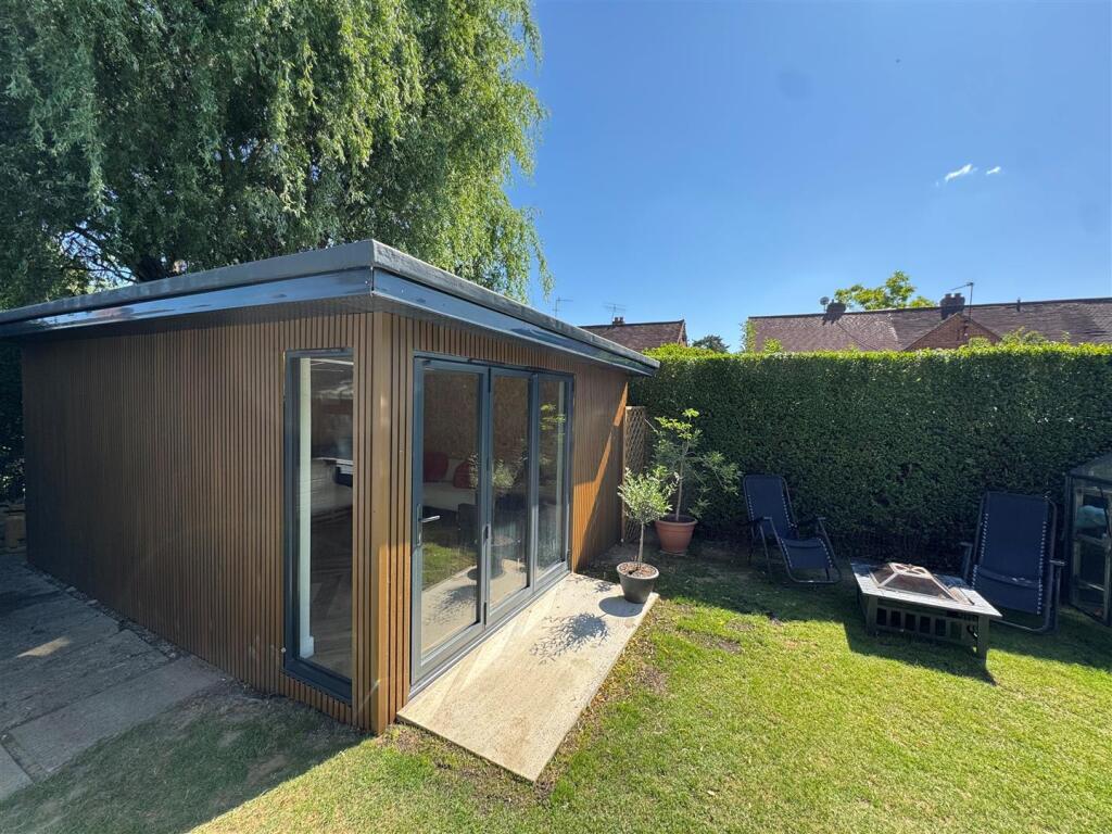 Garden Outbuilding.jpg