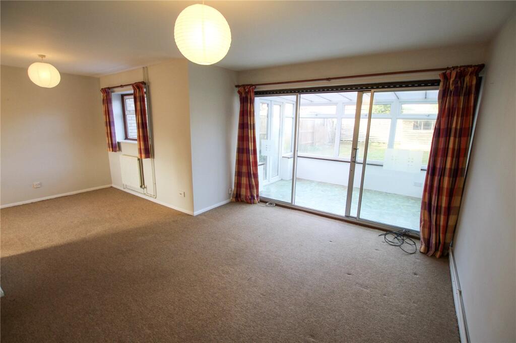 Lounge Dining Rm.