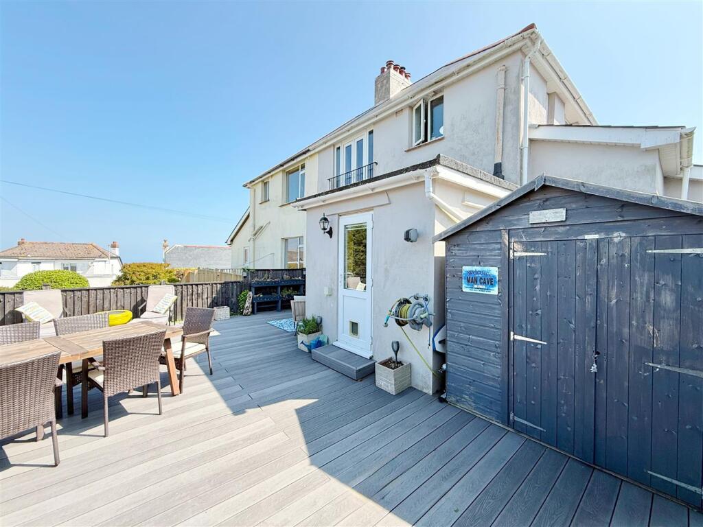 Rear Right Quarter.JPG