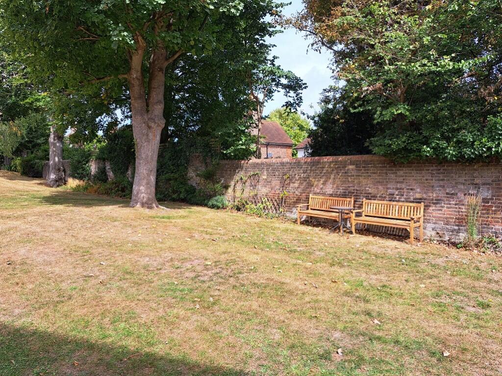 COMMUNAL GARDENS