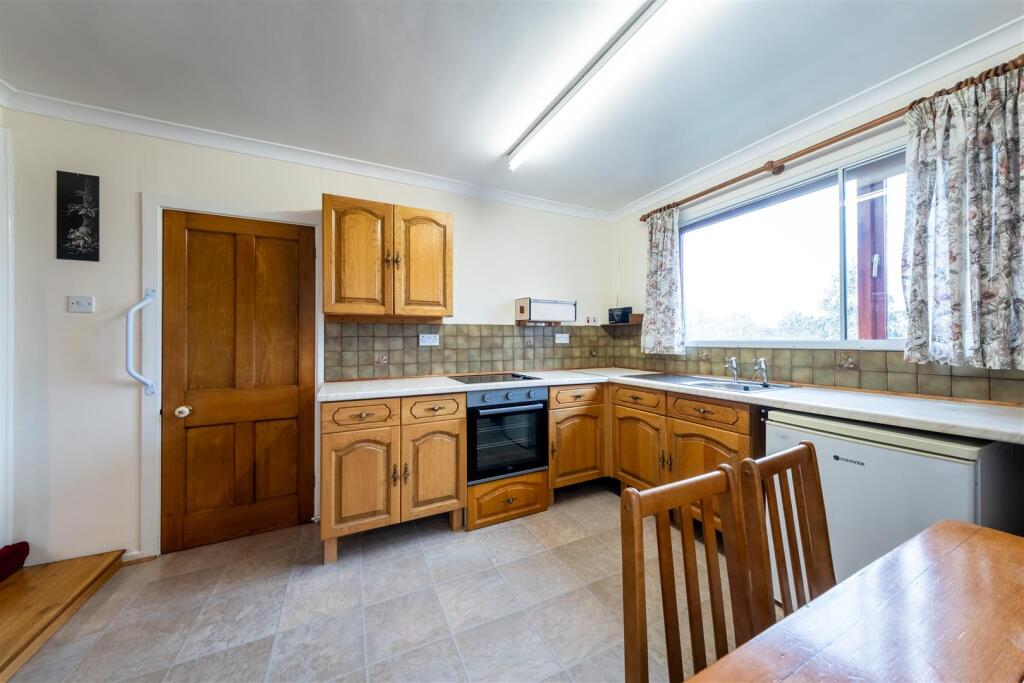 25 Frida Crescent-003.jpg