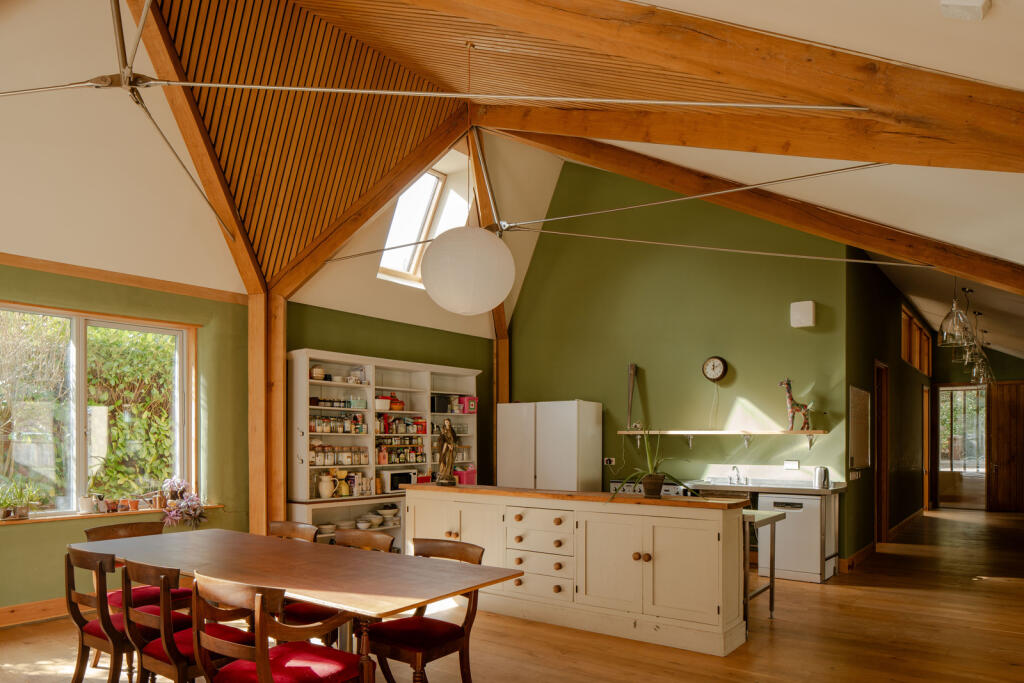 269109 - Whinwhistle Road, East Wellow SO51 6BH...