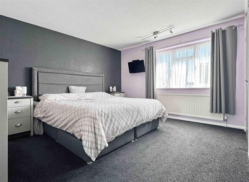 Master Bedroom.jpg