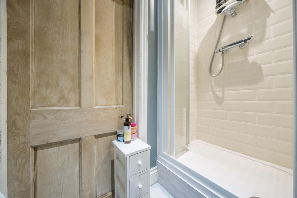 1361705-27-68df9c...