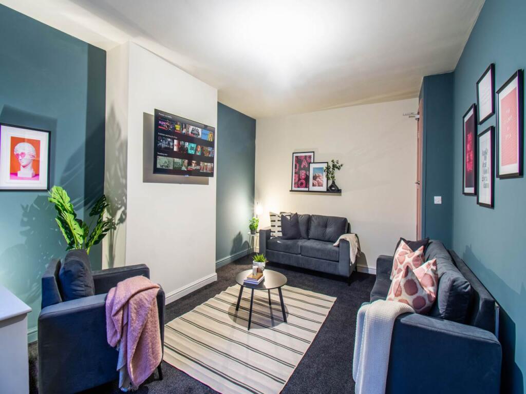 1 Sunny Grove LR (1)