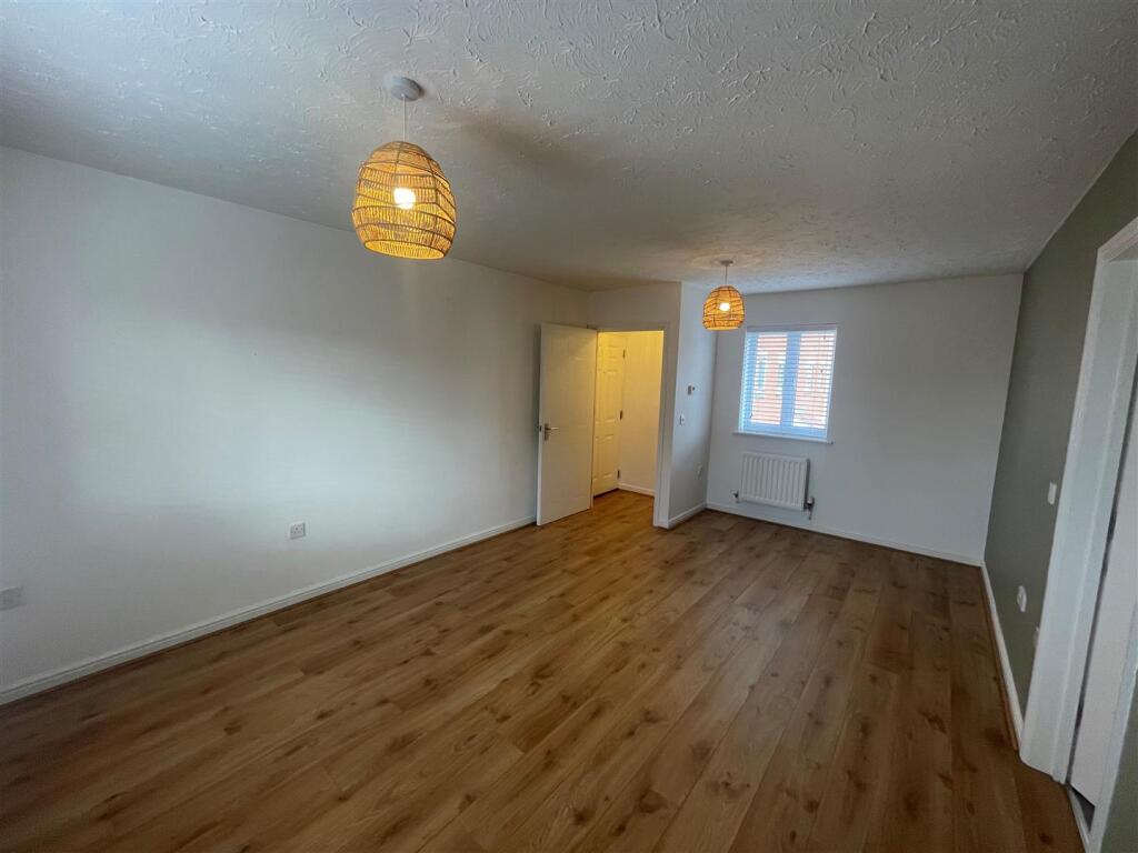 sitting room 2.jpg