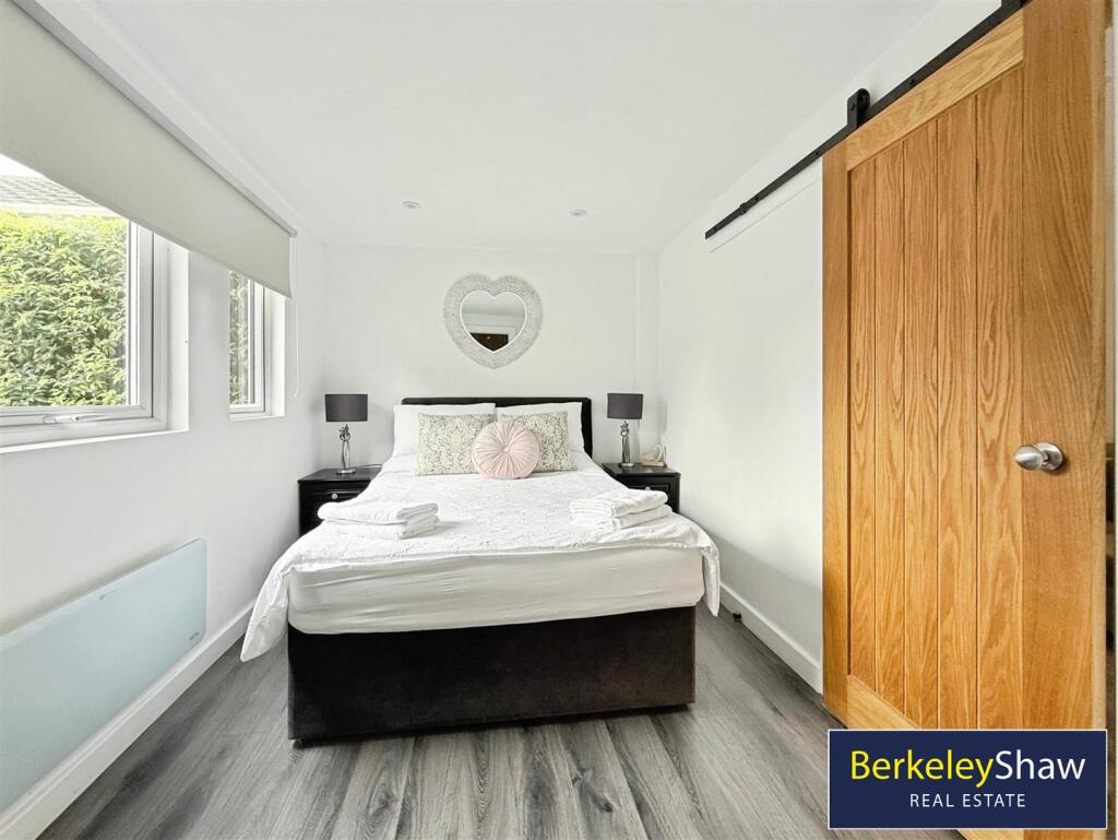 e642ad18--44CB-842E-ADF11B5E3ECC-28497-00000455A9B