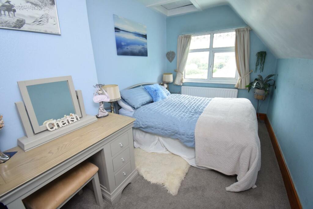 Bedroom 2.JPG