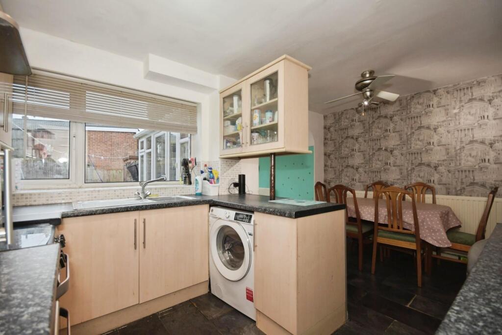 KITCHEN DINER 03.jpg