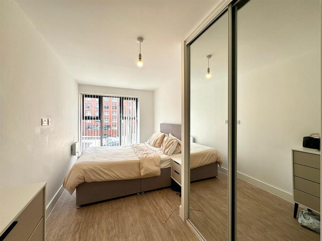 Second bedroom pic 1.jpeg