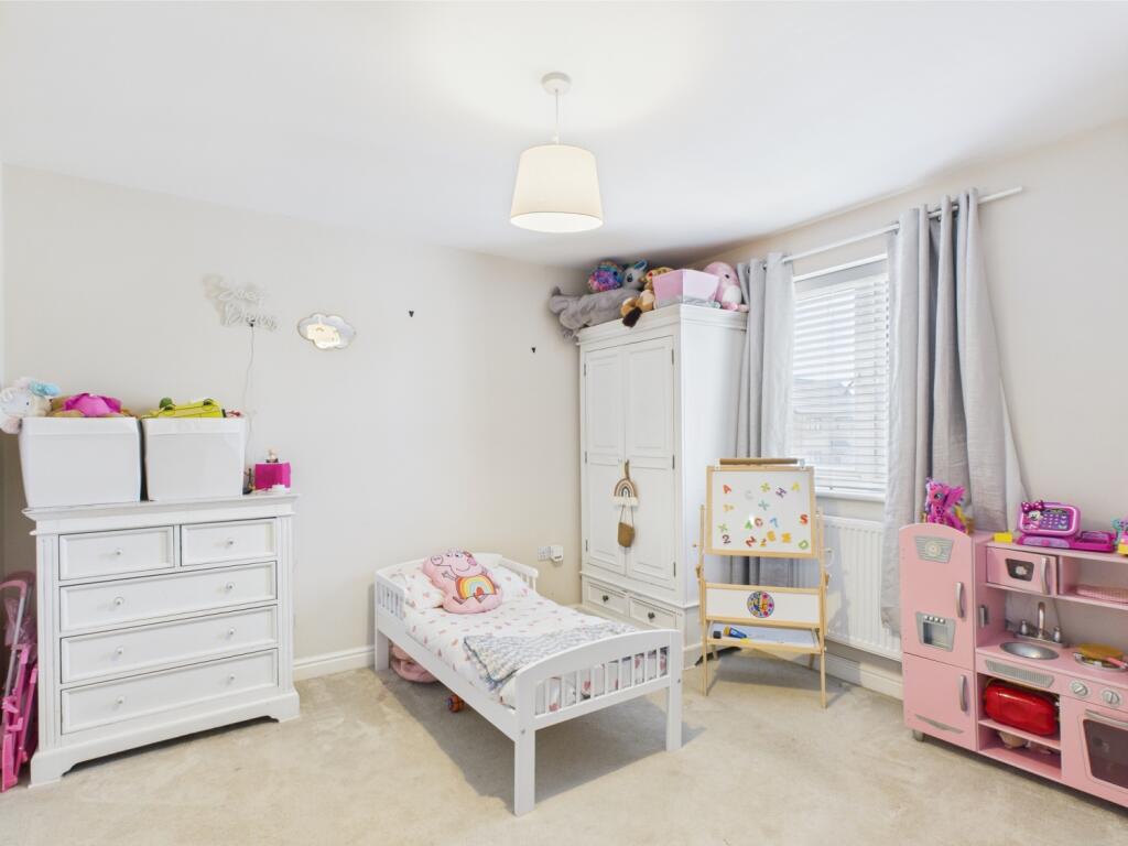 CAM02313G0-PR0081-STILL005