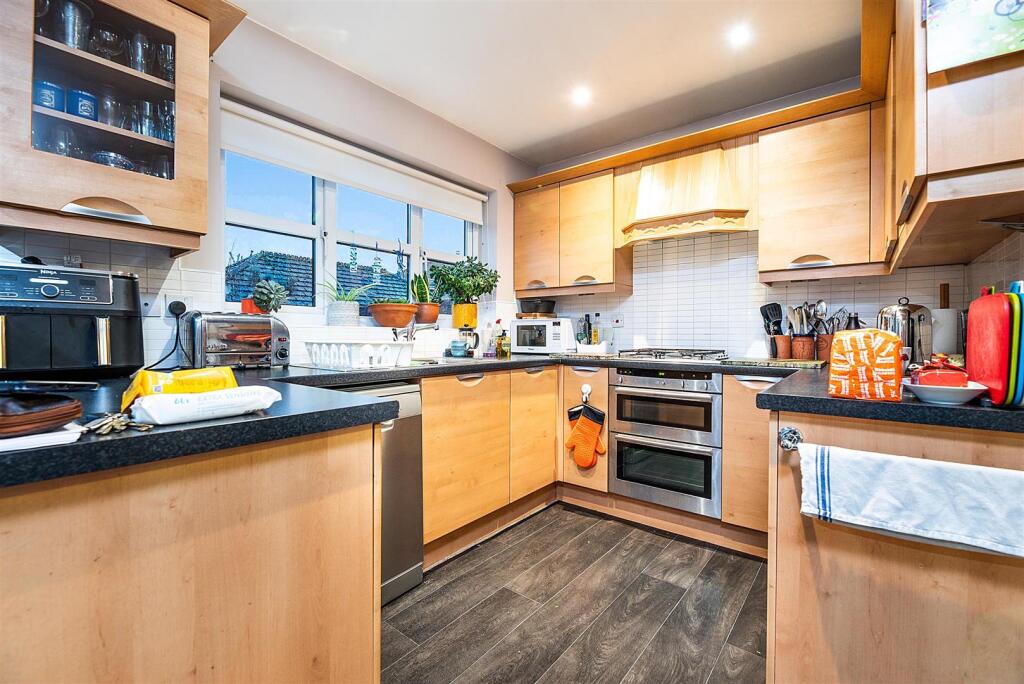 16 Lantern Lane, East Leake (10 of 30).jpg