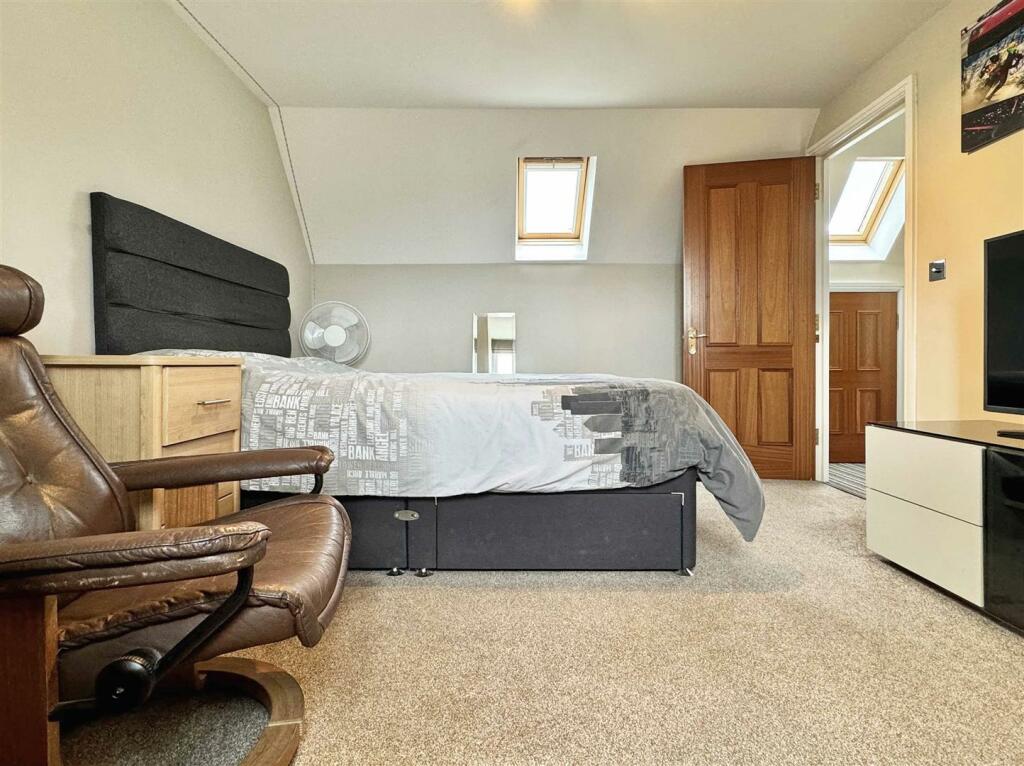 Bed 3b.jpg