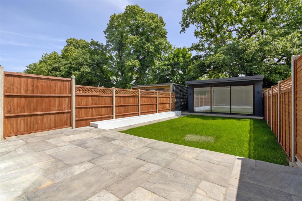 South East Facing Rear Garden