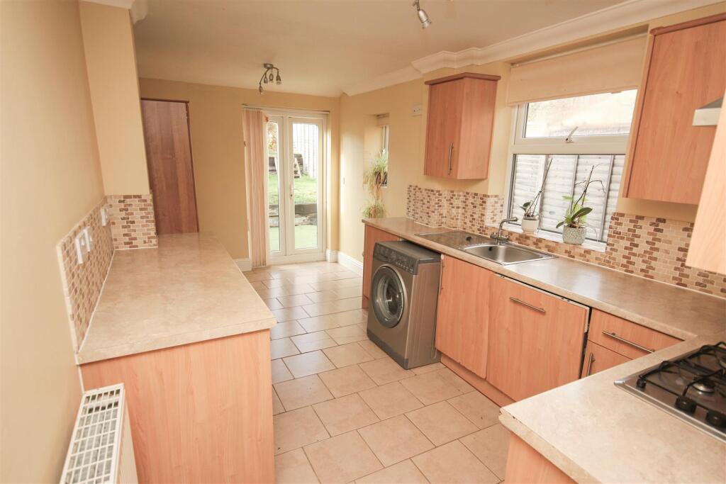 kitchen 2.JPG
