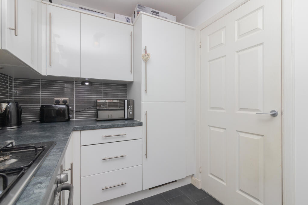 109 ivy gardens Paisley PA1 2BT L-13