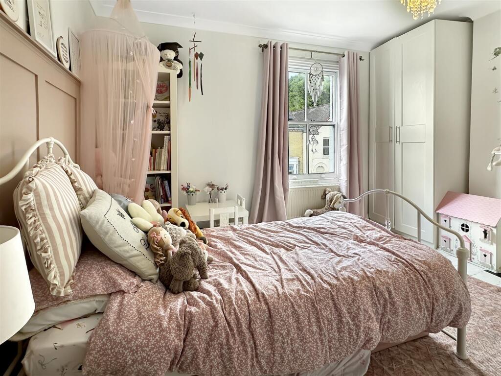 Bedroom 1 (2)