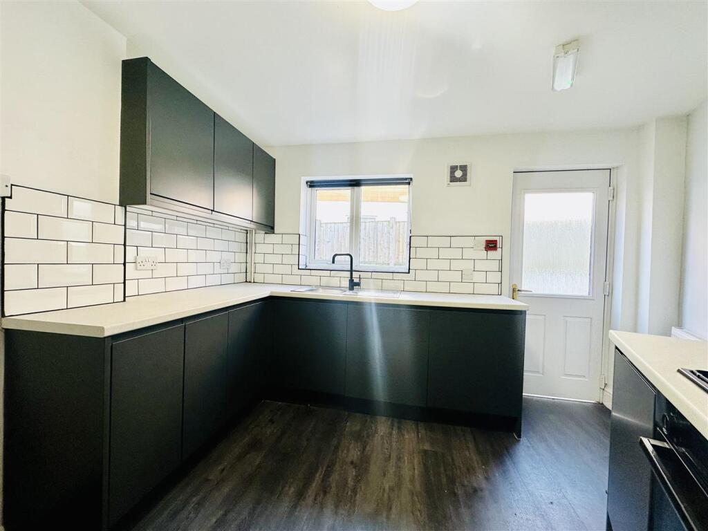 Kitchen 1