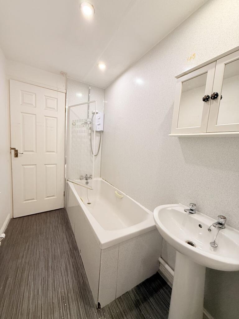 18 Makbrar Road, Dumfries, DG1 4BA - Braidwoods So