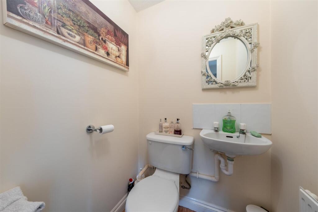 8 Gowy Court-011.jpg