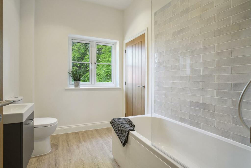 69764 4_5 Farm Court (17)_low.jpg