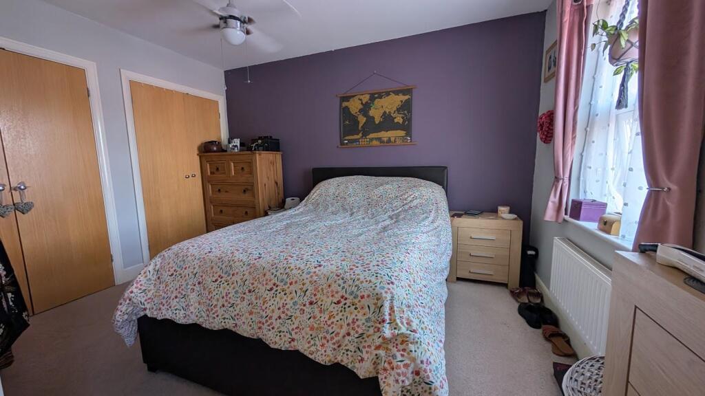 Bedroom 1.jpg