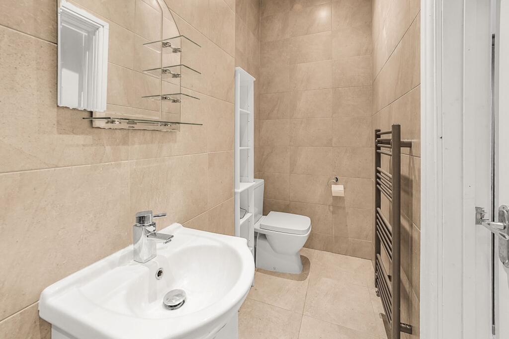 En-Suite to Master Bedroom