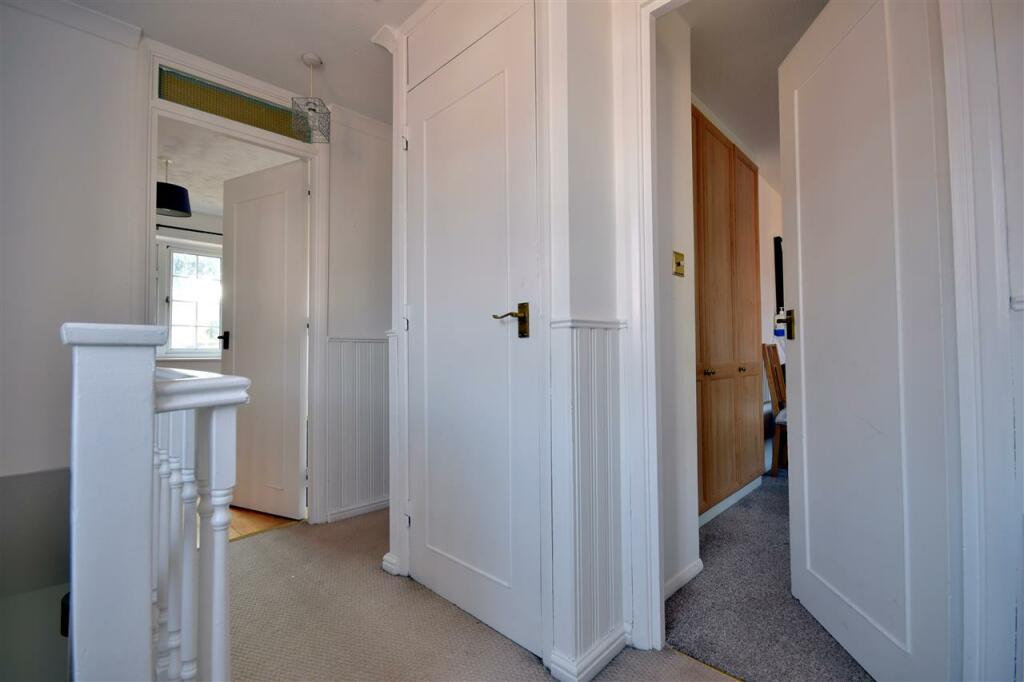 FIRST FLOOR LANDING