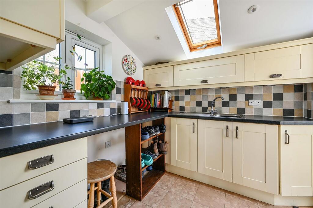 LIDHAM COTTAGE - TN354LY (24).jpg