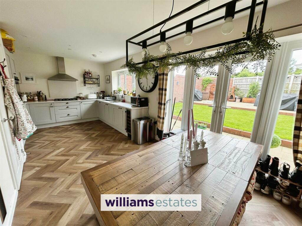 Kitchen Diner