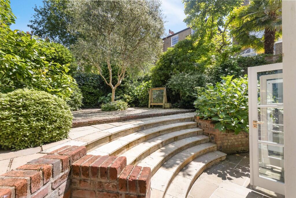 10, Pembridge Place, London, W2