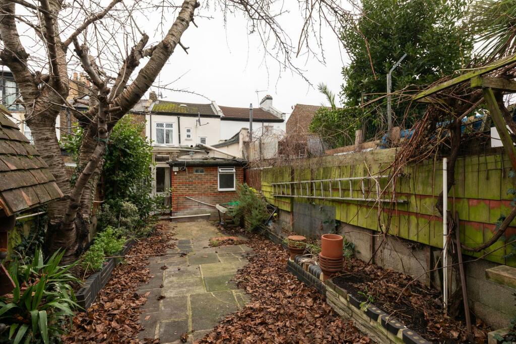 Odessa Road, E7