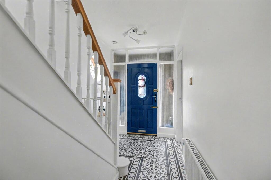 Entrance Hall_2.jpeg