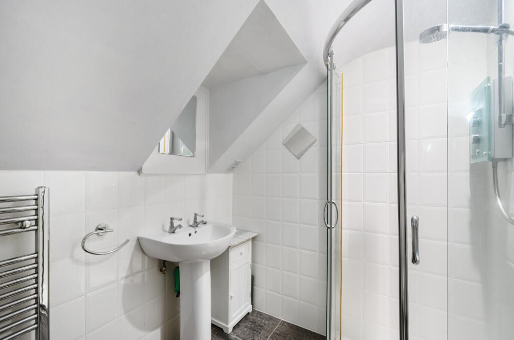 1304270-22-6841c8...