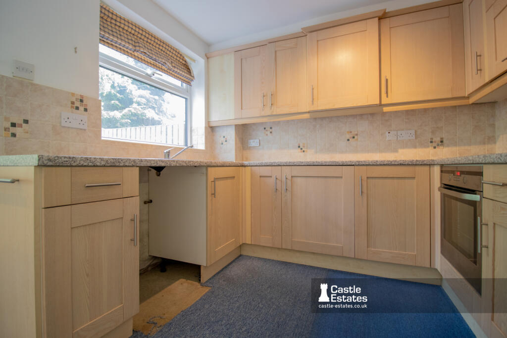 Kitchen &amp; dining