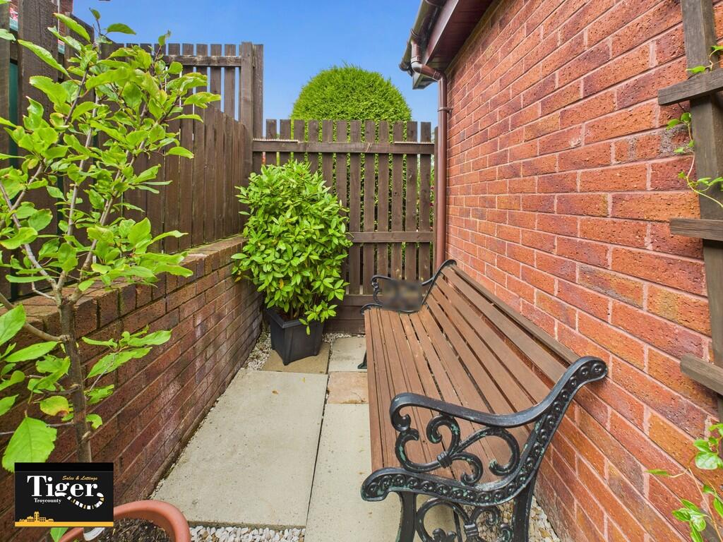 CAM02176G0-PR0671...