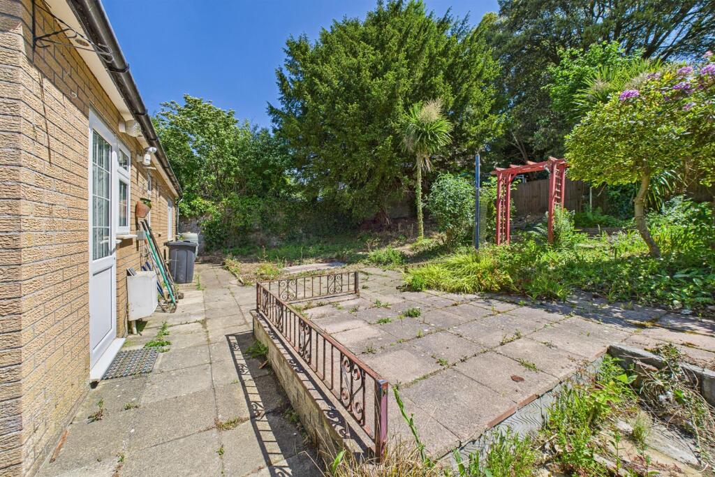 10 Sanctuary Gardens, Sneyd Park, Bristol BS9 1QR 