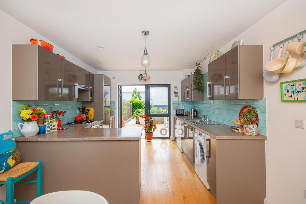 YAWNAMOR41 - Kitchen.Diner B.jpg