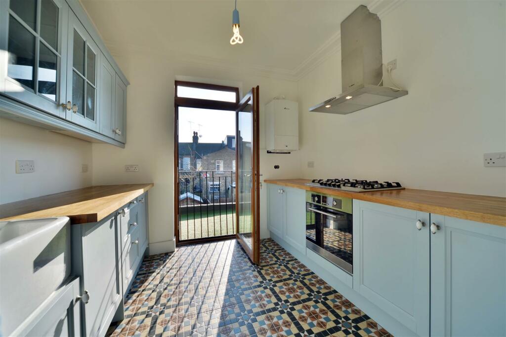 pre tenants move in