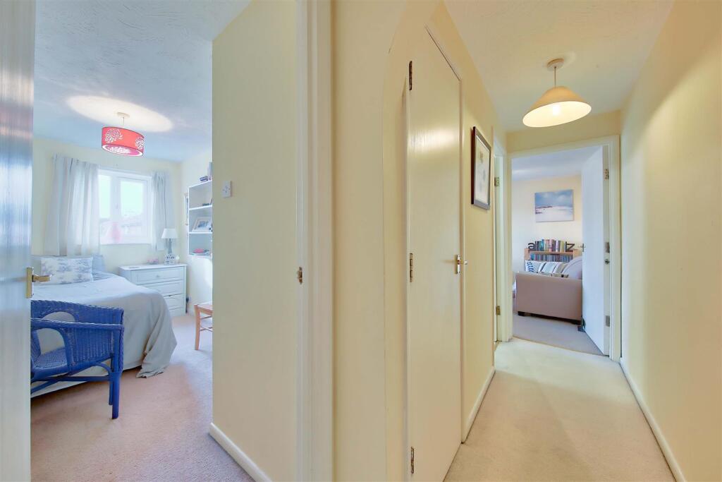 26_peartree_avenue_image7_15777_4.jpg