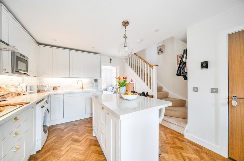 1302381-17-683867...