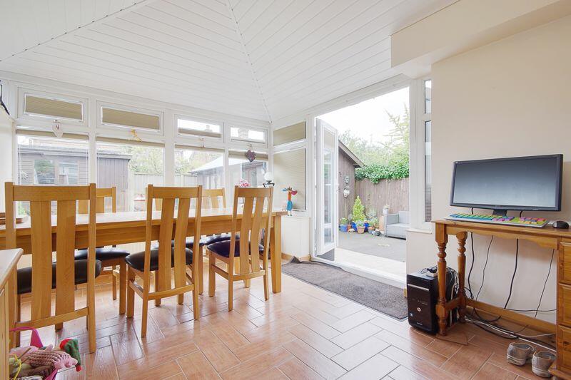 Conservatory/Dining Room