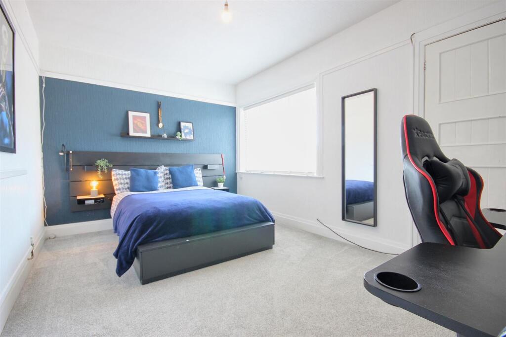 BEDROOM 3 (REAR)
