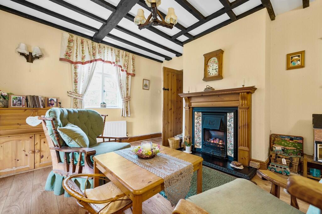 The Chimneys, Sau...