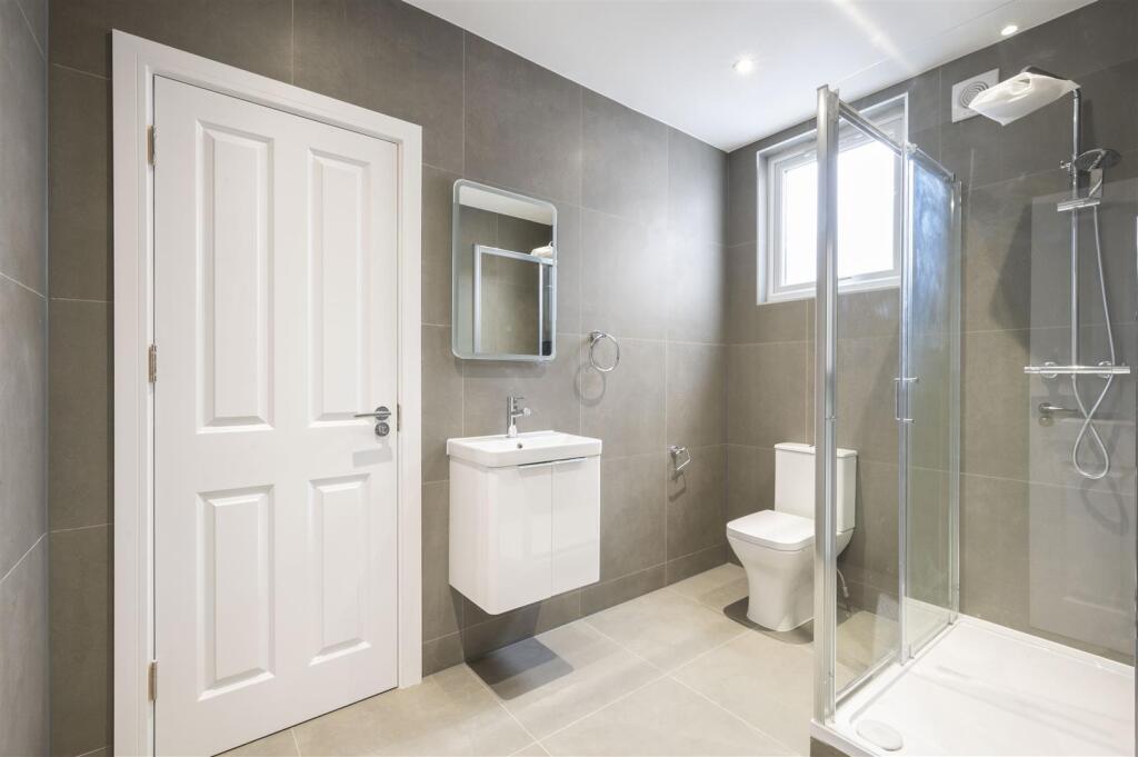 Flat 3, 80 Durham Road,17.jpg